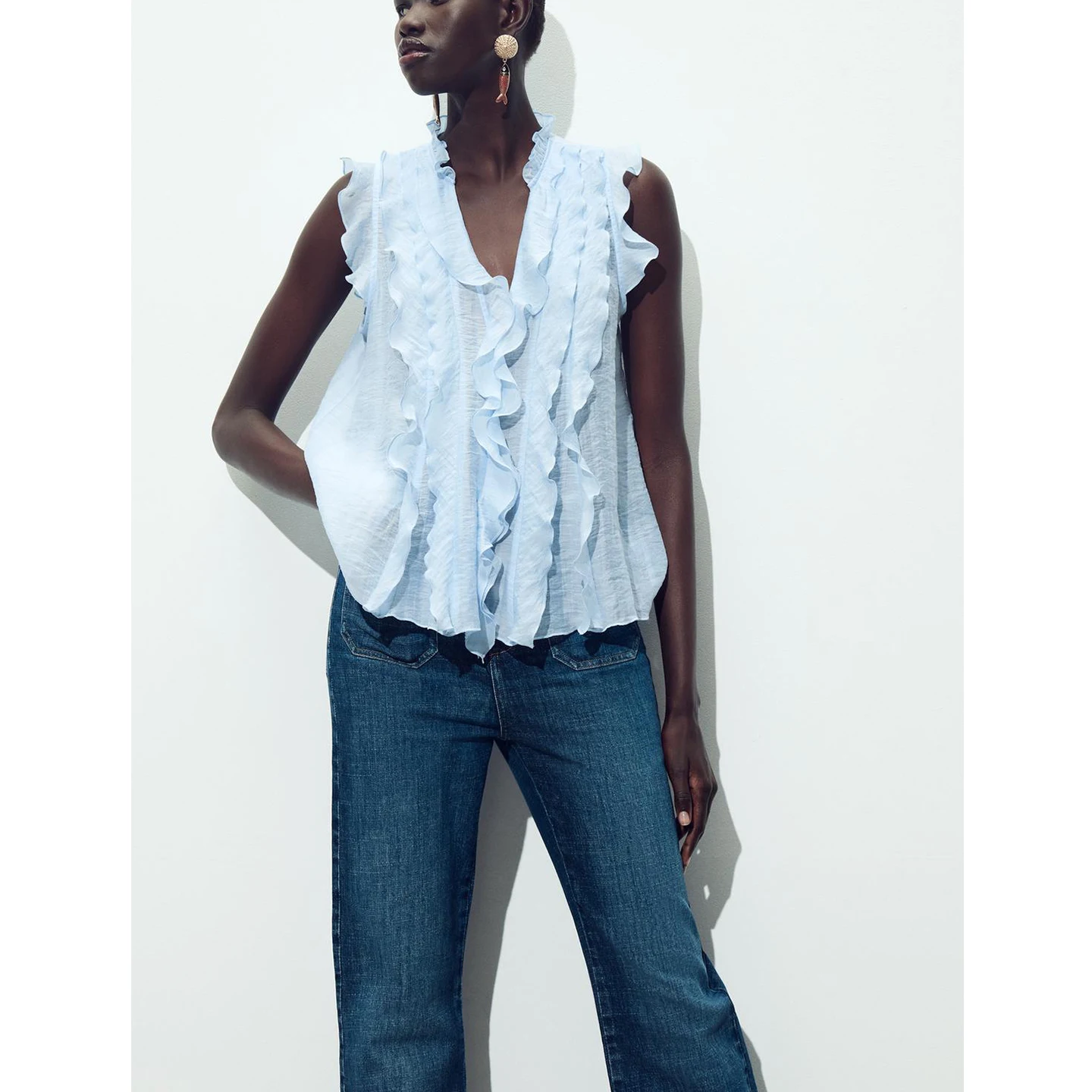 เสื้อผู้หญิงฤดูร้อนแบบโปร่งแสงทรงหลวม แต่งระบายหลายชั้น คอวี ผ้าโพลีเอสเตอร์ เหมาะสำหรับใส่ทำงาน