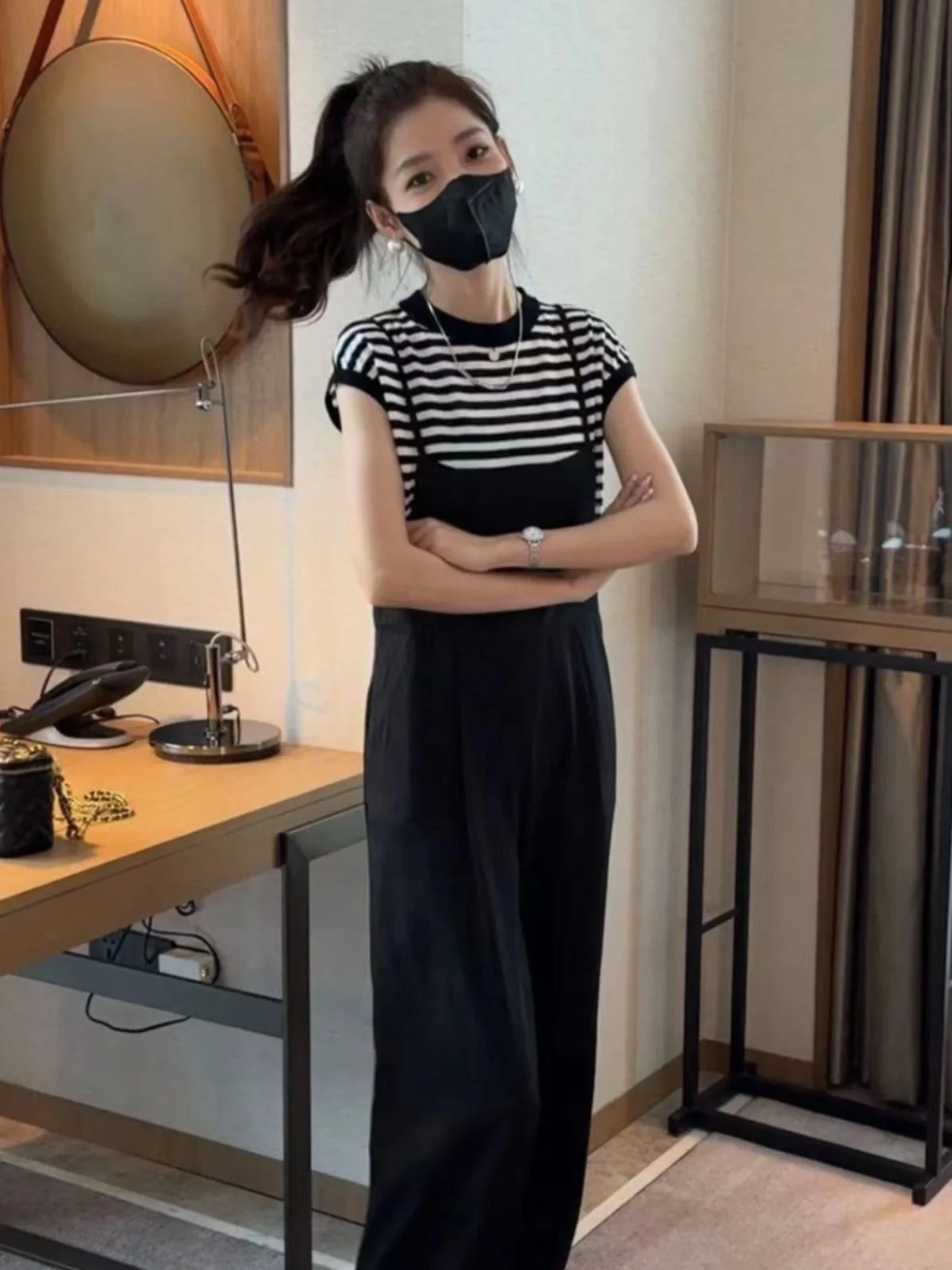 

Slim Fit Women's Summer Stripe T-Shirt And Pants Set Lightweight Fashionable Age-Defying High-End Feelings Short Sleeve round...