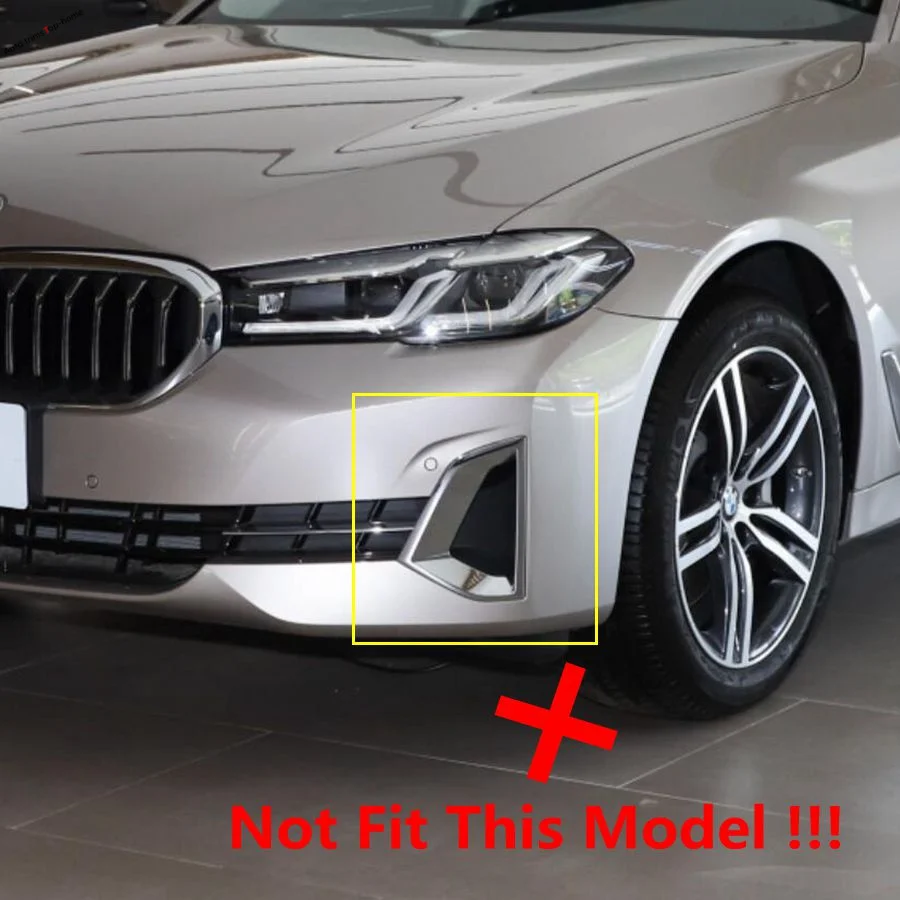 Front Bumper Fog Lights Trim Lamps Cover Reflective Sticker Decor Accessories Fit For BMW 5 Series G30 525i 530i 2017 - 2023