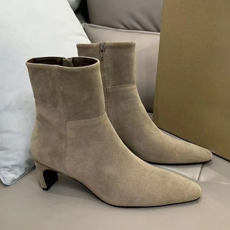 

Осень 202, женские ботильоны высокого качества, винтажная замшевая брендовая обувь с острым носком, большие размеры, женская обувь на среднем каблуке, ботильоны «Челси»