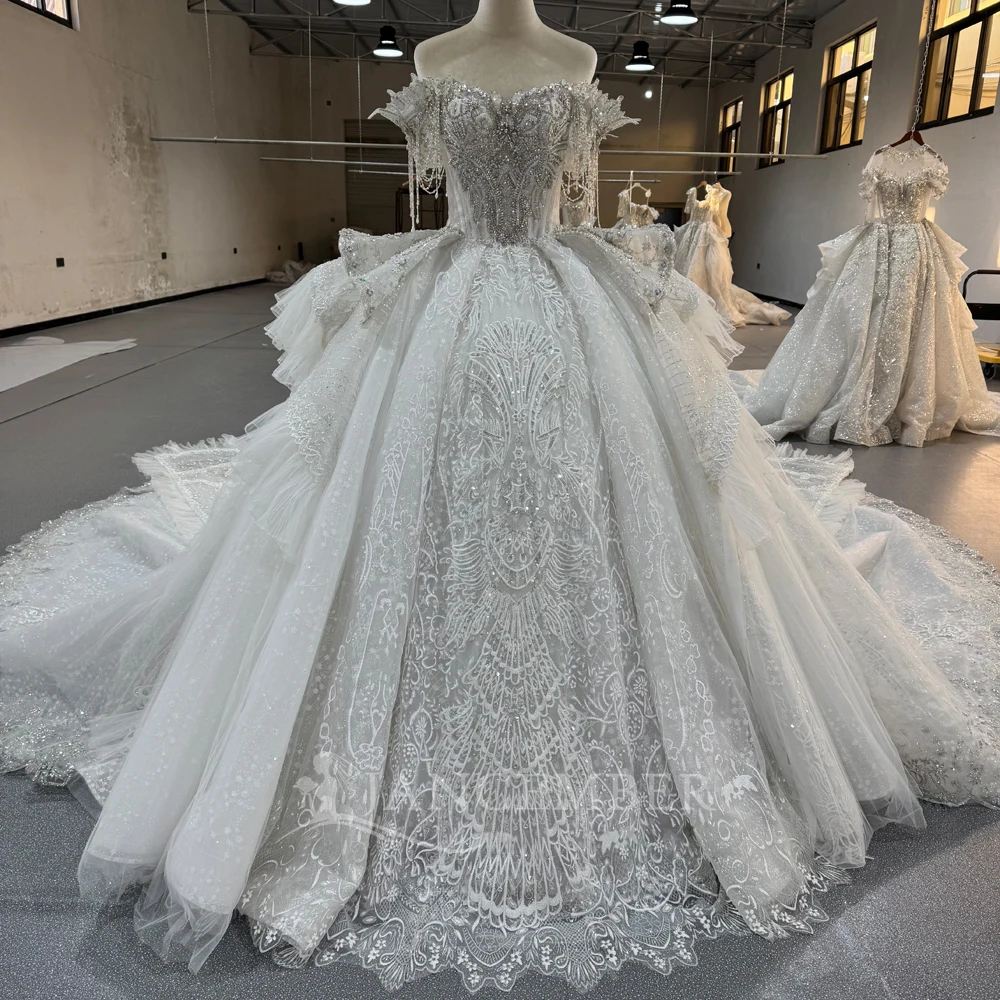 Customzied Luxury White Wedding Dresses 2025 Ball Gown Sweetheart Beaded Tassel Appliques Long Sleeves Sweep Train Bridal Gown