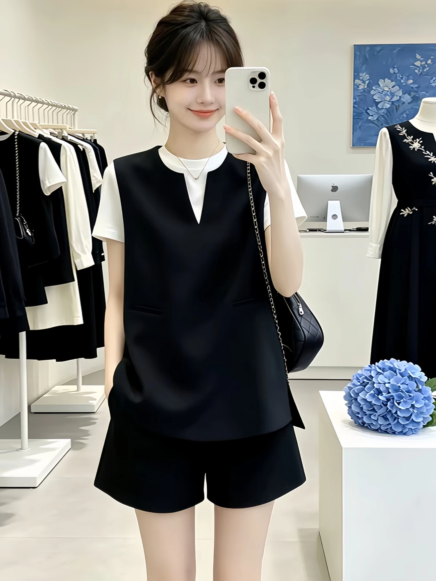 

Retro Korean Style Casual Commute Women's Two-Piece Set Summer Elegance Black Leisure Vest Shorts Comfortable Polyester Fiber
