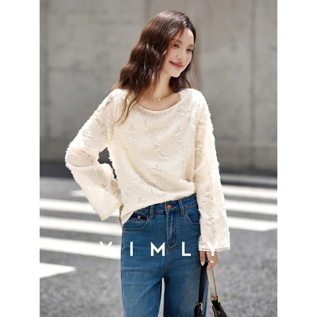 

Женская рубашка во французском стиле Vimly, осень 2023, шифоновая блузка с 3D кисточками и расклешенными рукавами, свободные блузки с открытыми плечами, элегантный топ A3033