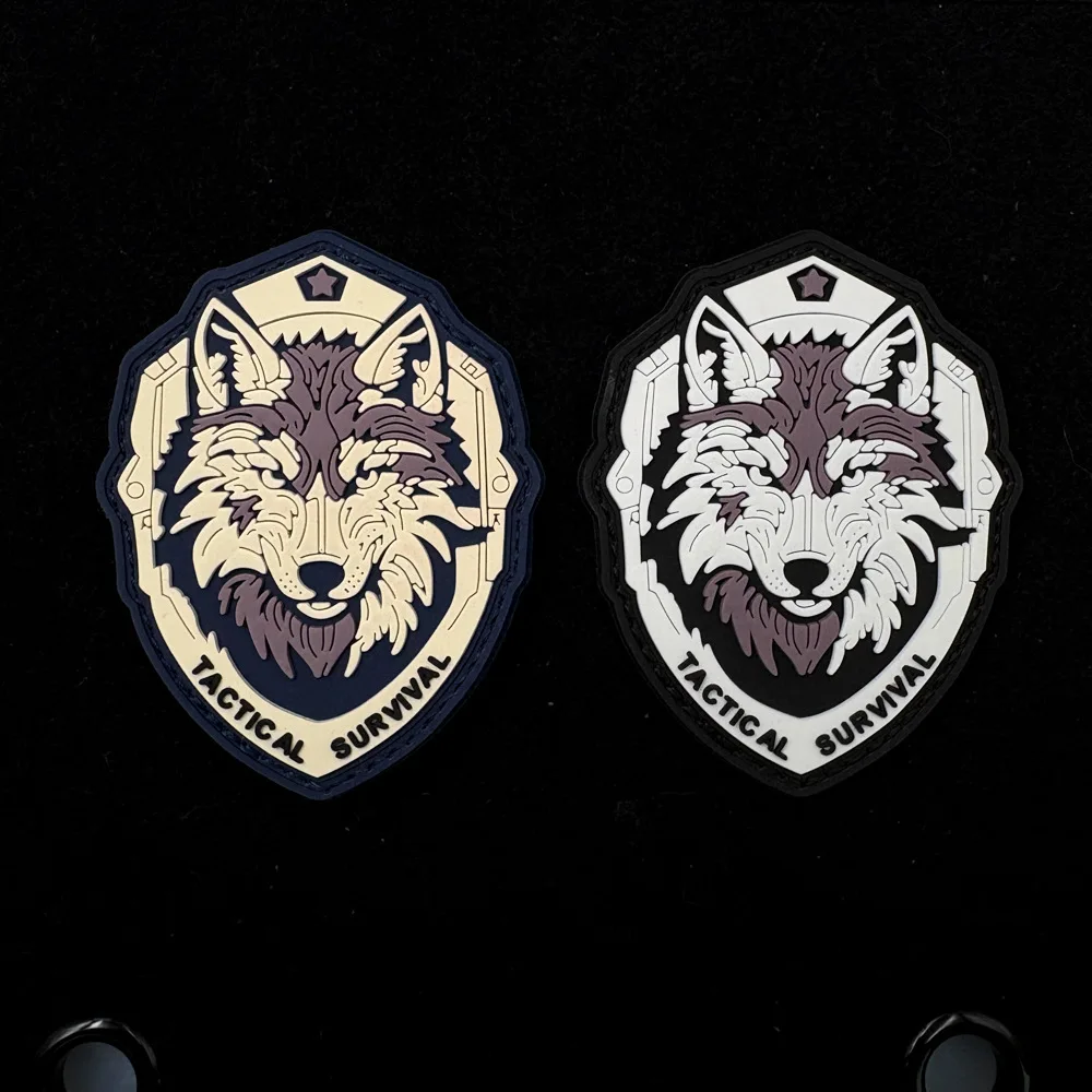 PVC Rubber Luminous Warrior Survival Wolf Head Tactical Armband, Military Fan Tactical Morale Badge Backpack Hook Loop Patch