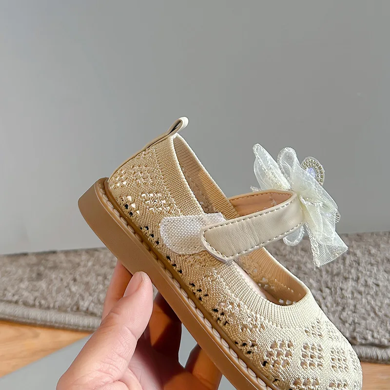 Petites chaussures de princesse en cuir pour filles, chaussures simples creuses, nœud coréen, à la mode, coordonnantes, polyvalentes, indépendantes, printemps, 2024