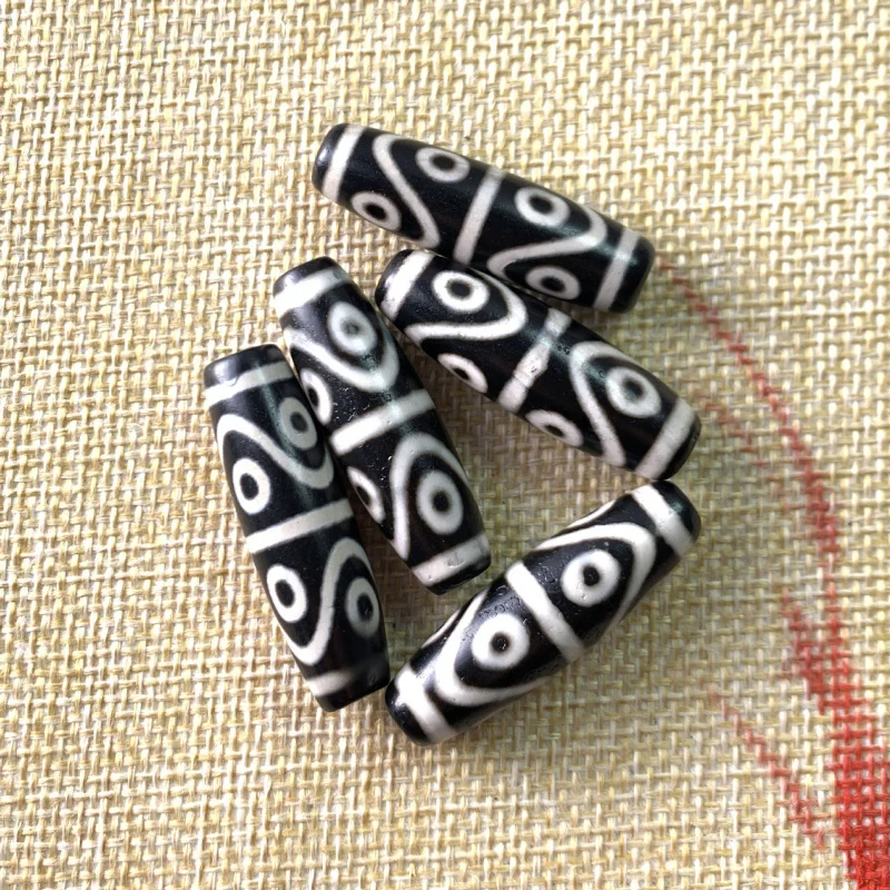 

Factory Wholesale Tibetan Old Agate Dzi Beads Weathered High Oil Patina Tiger Tooth Dzi Beads
