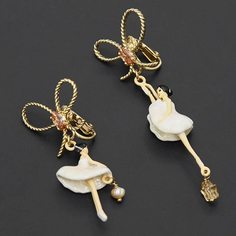 

French Romantic Sweet Cute Fairy Style Twist Chain Bow White Shiny Dance Dress Light Luxury Temperament Ear Clip Fashion Jewelry