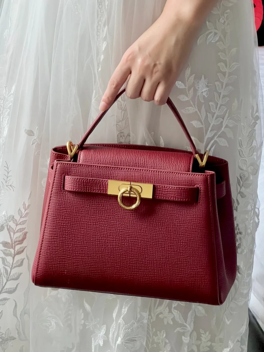 red-new-year-handbag-leather-wedding-bag-single-oulder-crossbody-commuter-bag-pari-2025-new-small-ladies-bag