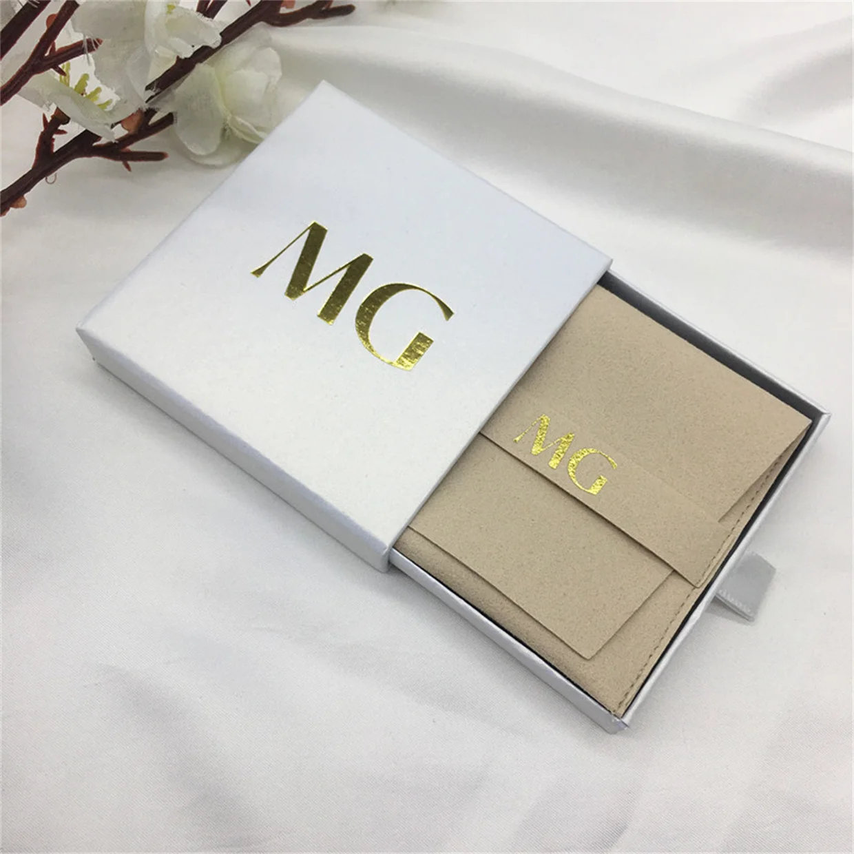 

Шкатулка для драгоценностей с бумажным ящиком и логотипом на заказ, сумка-защелка из микрофибры для ожерелья, колец, сережек, упаковка ювелирных изделий для малого бизнеса