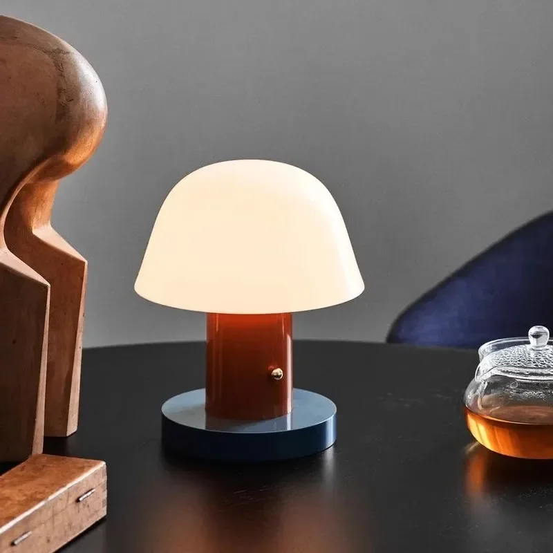 Rechargeable wireless touch desk lamp retro bedroom bedside ambient light Nordic decorative mushroom lamp