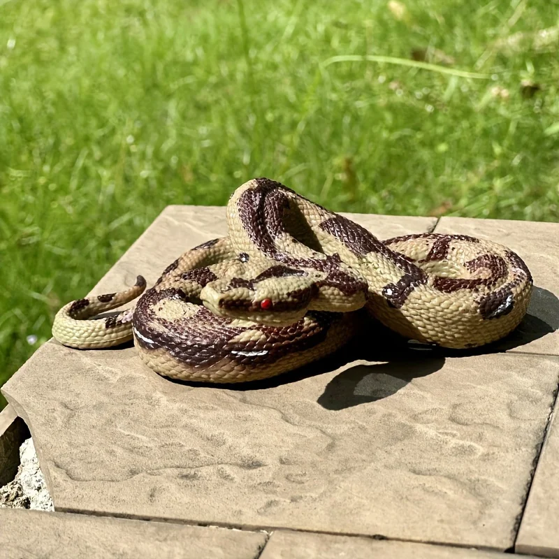 قطعة واحدة من طبق الأصل البني النابض بالحياة، نمط تجريدي، موضوع حيوان، نموذج ثعبان قابل للجمع لديكور المنزل، مناسبة الهالوين
