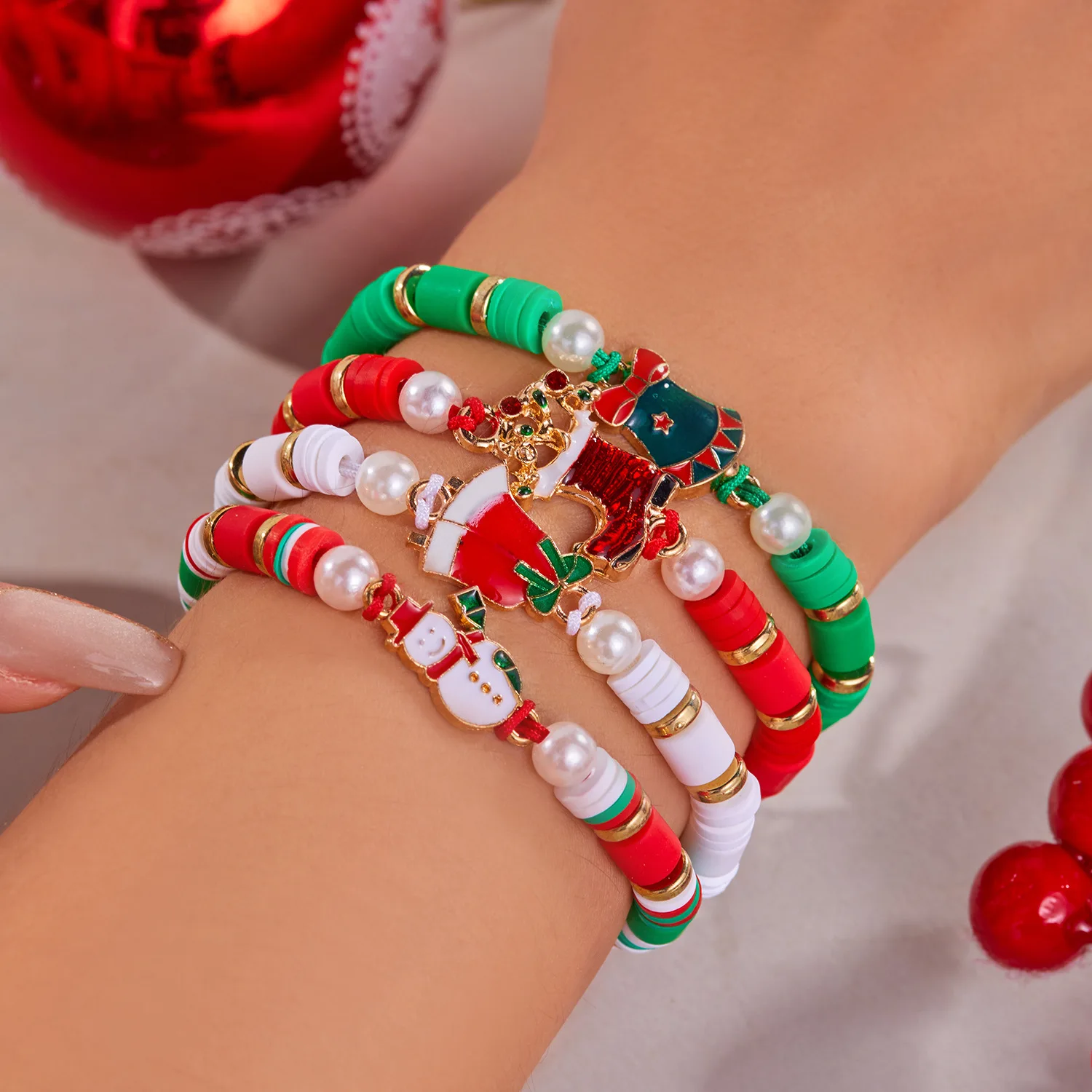4Pcs/Set New Christmas Colorful Bead Woven Bracelet Metal Santa Claus Christmas Tree Pendant Drawstring Bracelet Cute Xmas Gift