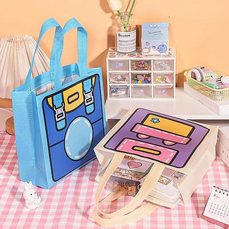 5 Stück niedliche Cartoon-Tragetaschen aus Vliesstoff in Dopamin-Farben, wiederverwendbare Handtasche, Geschenkverpackung für Kinder, für Partys, Feiertage und den täglichen Gebrauch – Detail 3