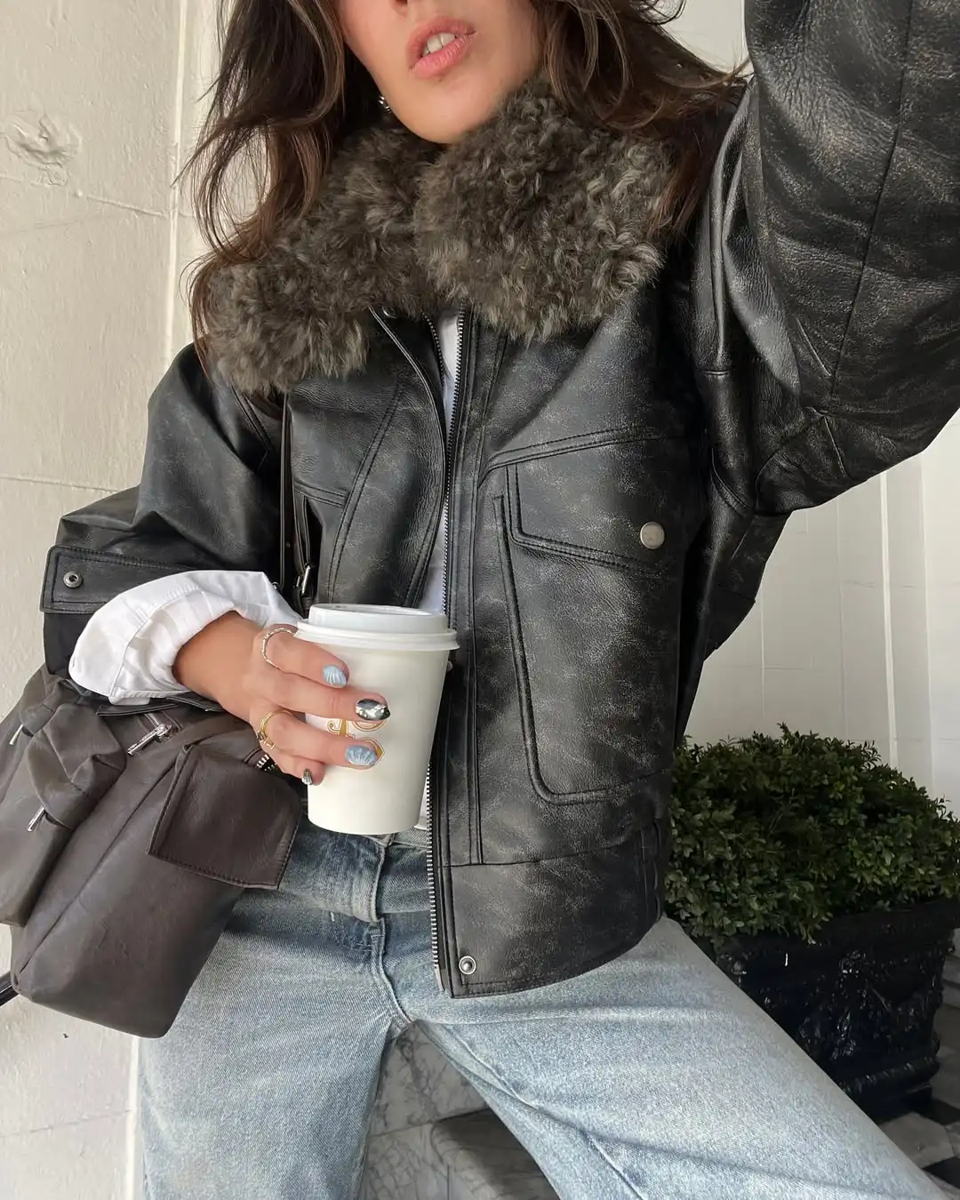 

Fran Autumn and Winter Vintage Black Leather Jacket Coat Winter Fur Collar Short Coat Detachable Fur Collar Design Windproof Casual Coat Special Pattern Pu Leather Material Classic American Jacket