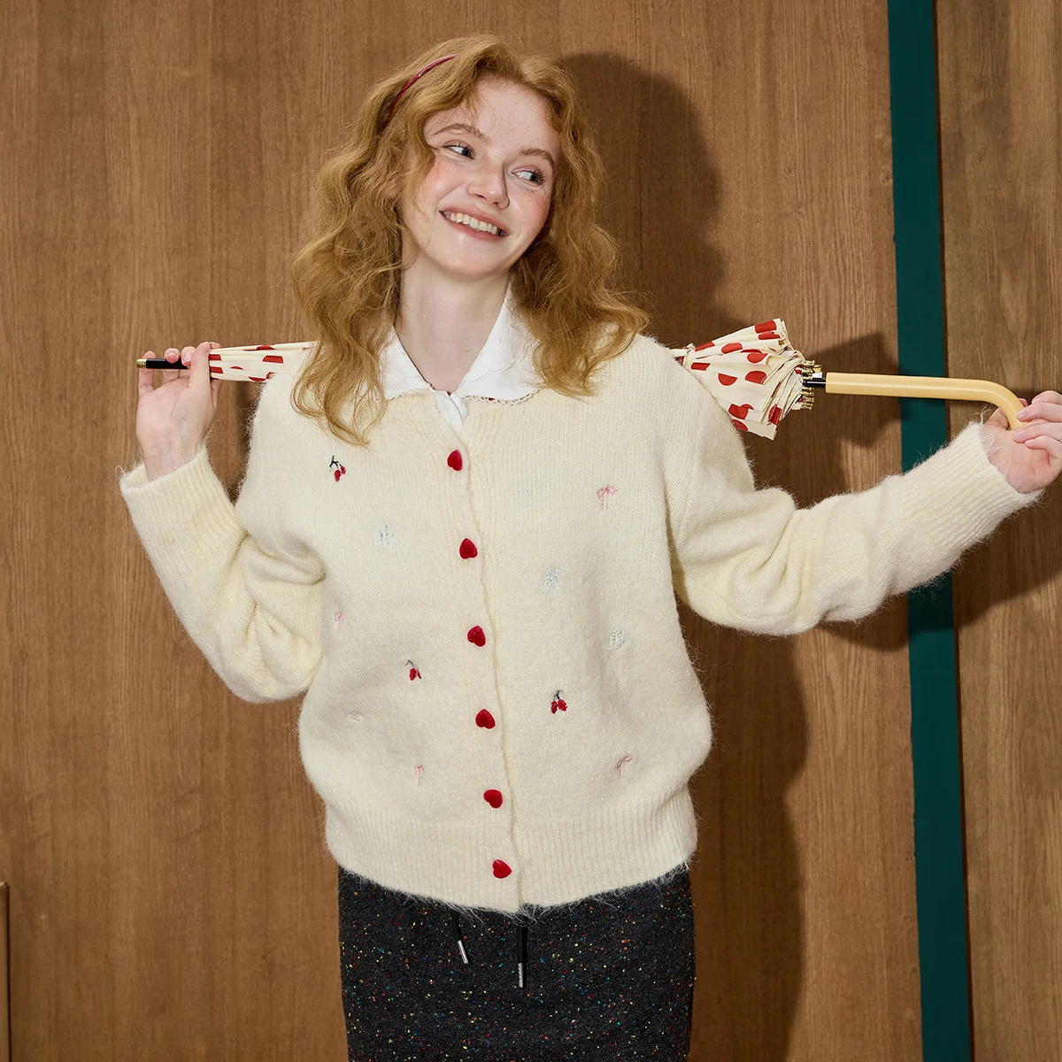 COOLHUT 2025 зимний женский кардиган на пуговицах с вышивкой в виде сердца, мягкий вязаный свитер с круглым вырезом, свободная посадка, одежда для дома, повседневная одежда Y2K Chic