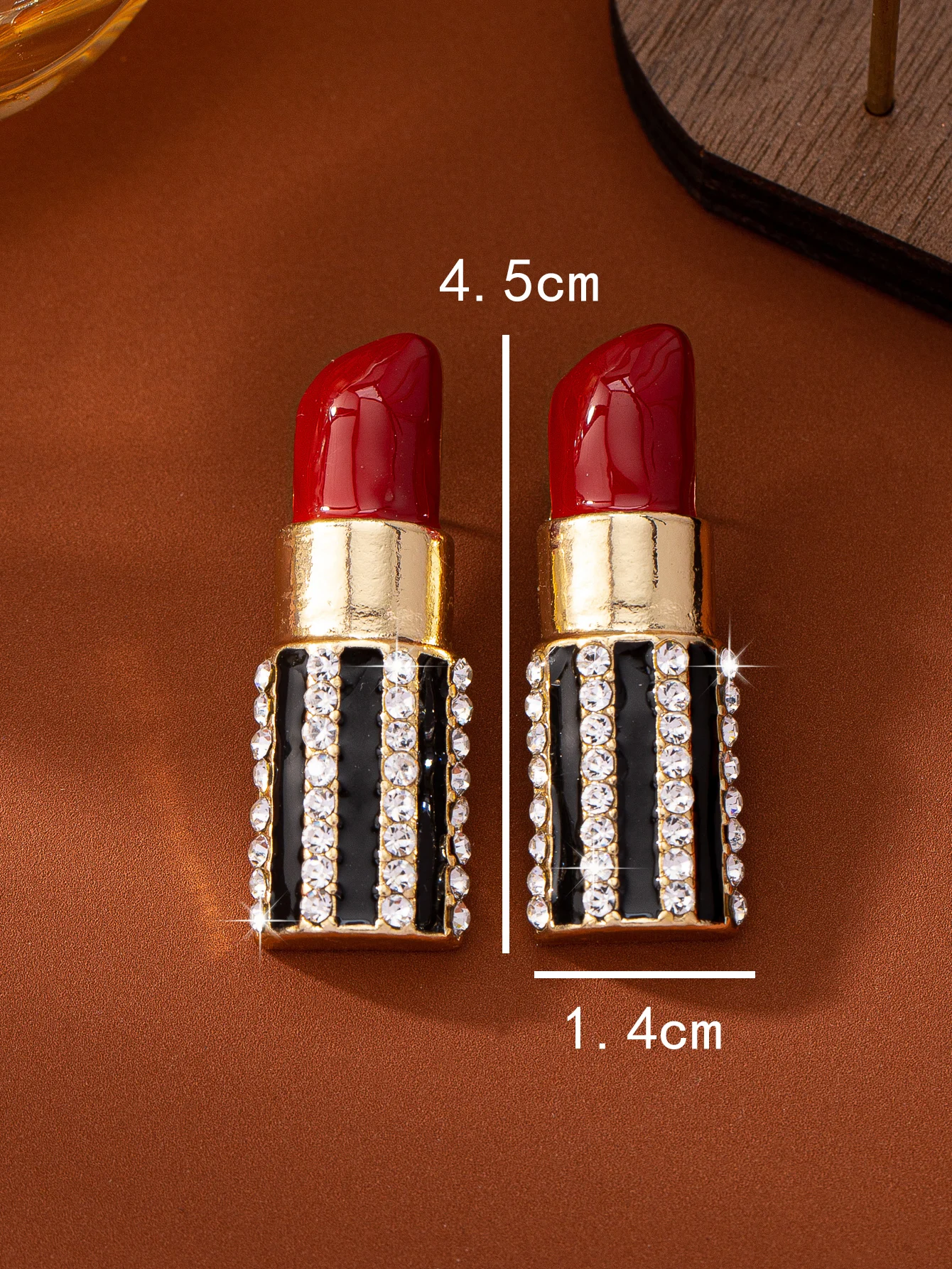 עגילים בצורת אודם