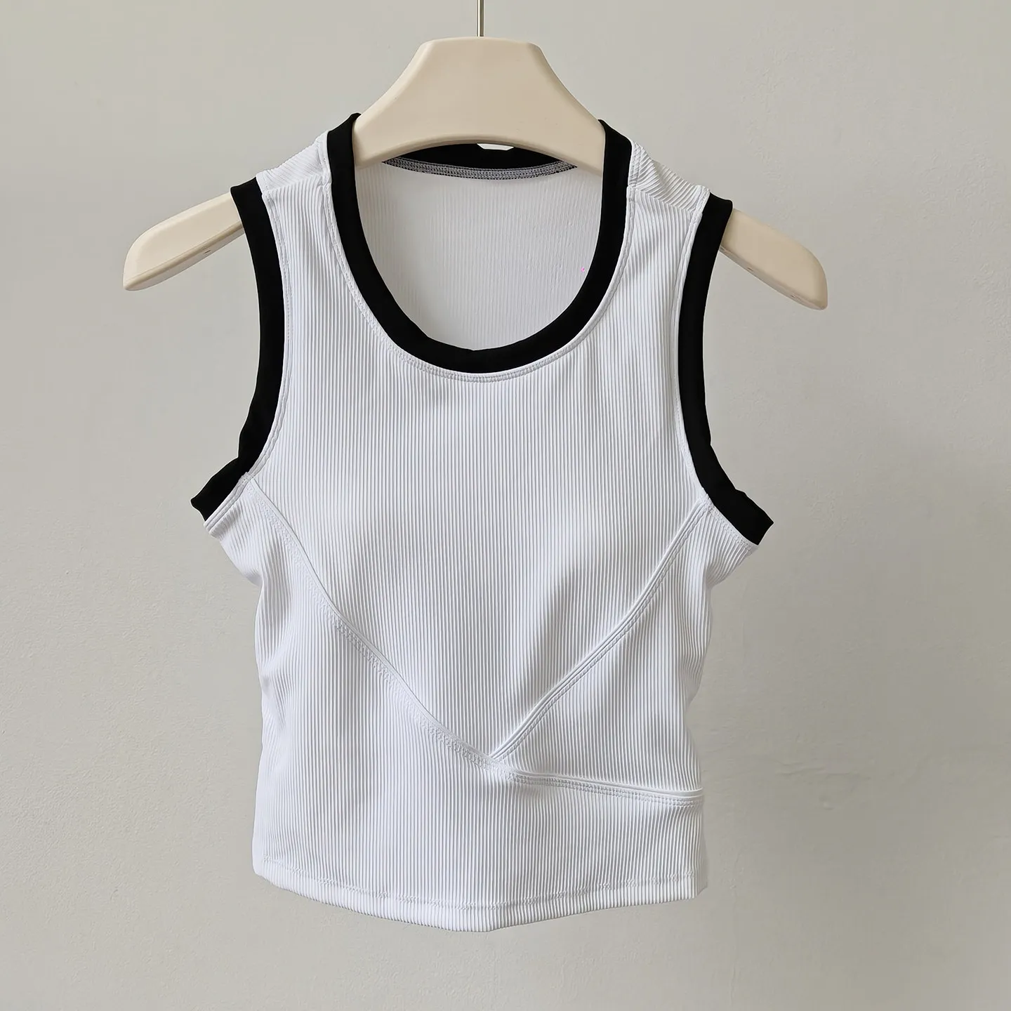 Yoga Wear Women's Sleeveless Sports Vest Outer Wear Tight Quick-drying Bra Fitness Wear Short-sleeved Running Top with Chest Pad