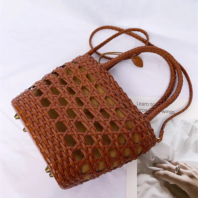 Bucket Women\'s bag new 2024 messenger shoulder bag Cowhide hollow woven bag summer Casual Inner Fabric Vintag Shopping Bag