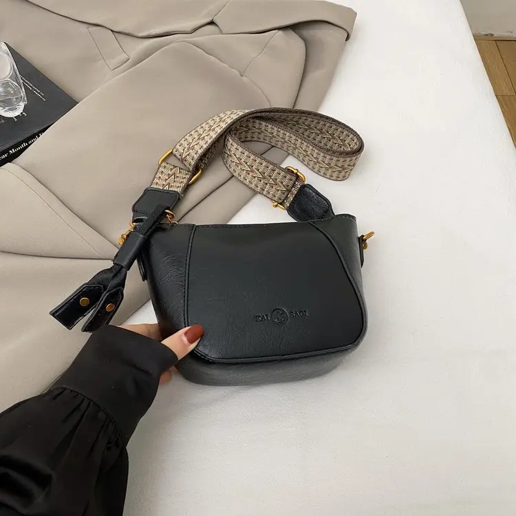 

Spring Soft Leather Dumpling Bag Minimalist Shoulder Purse for Women Vintage Crossbody Tote Versatile Bag Chic Sling Bag​