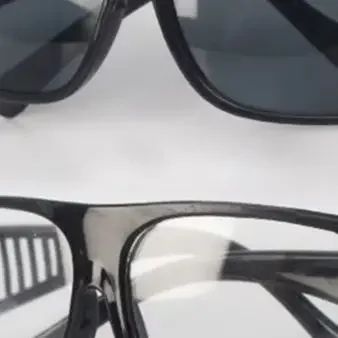 1PCS Lightweight Auto Darkening Welding Glasses Safety G'oggles For Wind S'plash Electric Gas Welding Eye Protection Equipment