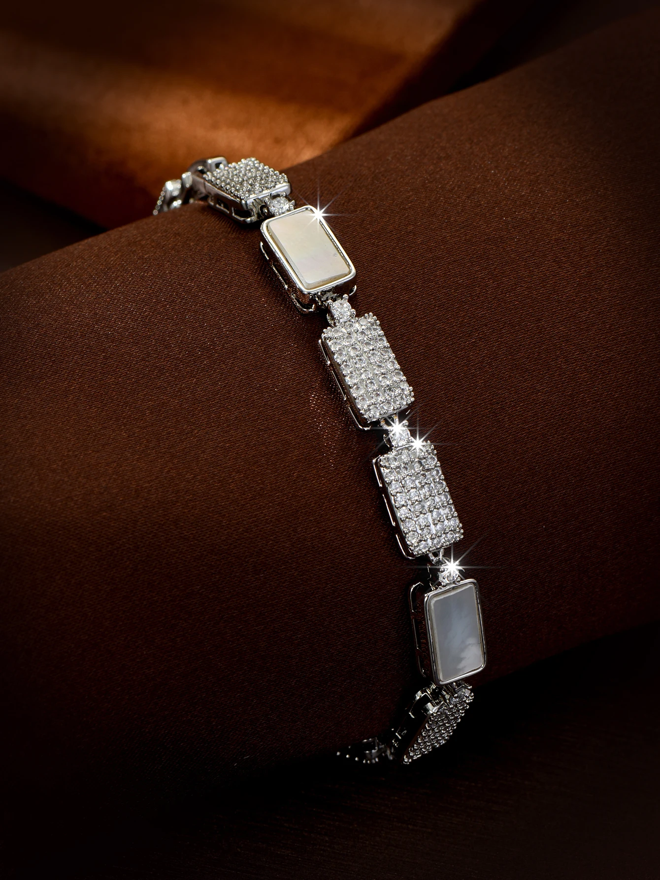 HIBRIDE Sparkling Daily Hundred Women Twinkle Personalised Jewellery Bracelet Dress Accessories Dinner Prom Gift Party B75