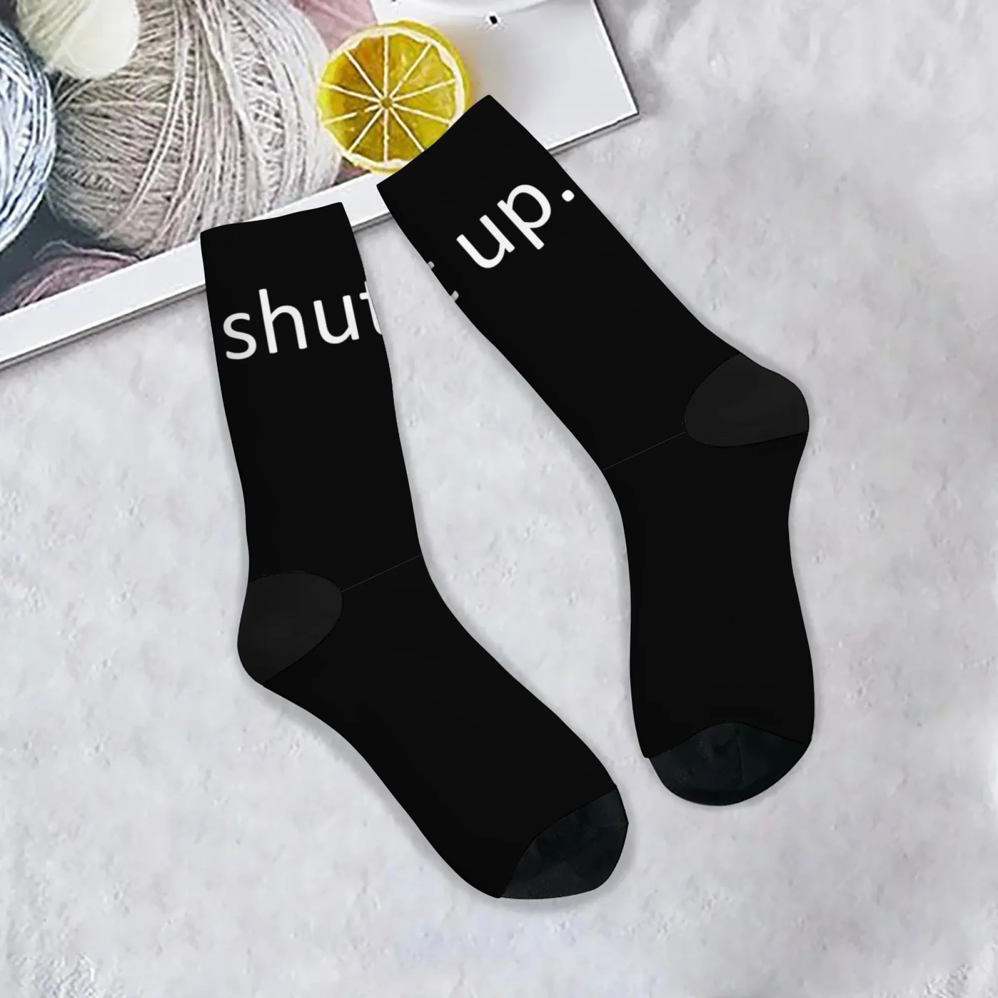 Persönliche Slogansocken, Slogan-Mid-Tube-Socken, 1 Paar, modische und einfache schwarze Socken für Männer und Frauen, geeignet für den täglichen Gebrauch