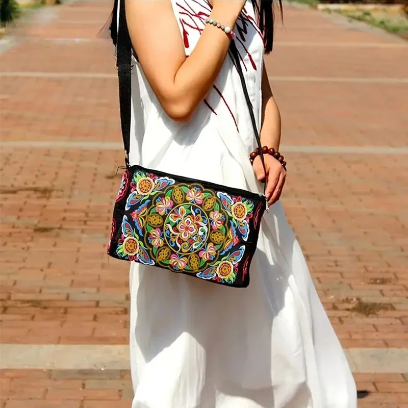 Bolso cruzado con flores bordadas para mujer, bandolera de lujo de gran capacidad, monedero informal de viaje, 2023