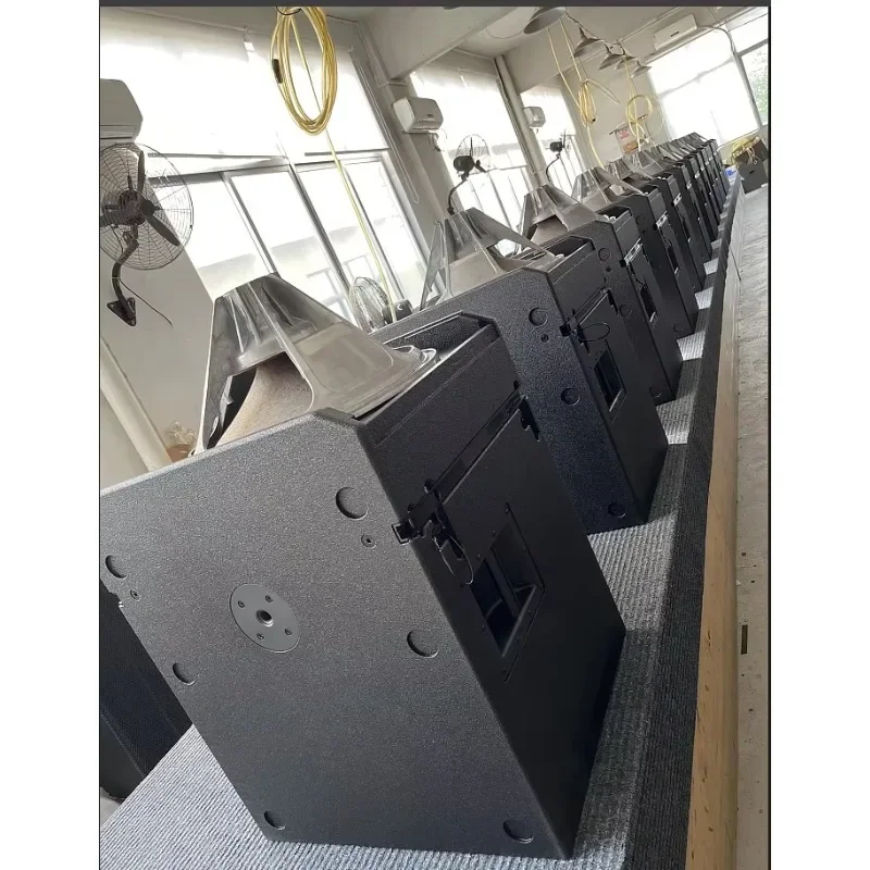 

Active Outdoor Concert Sound System With Single 18-Inch Subwoofer Wood Material Line Array PA Speakers For Stage Use