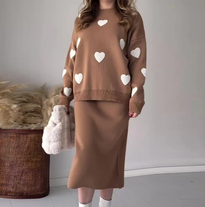 Conjunto de dos piezas de punto con estampado de amor para mujer, conjunto de Jersey y falda larga, elegante e informal, para otoño e invierno, novedad de 2024