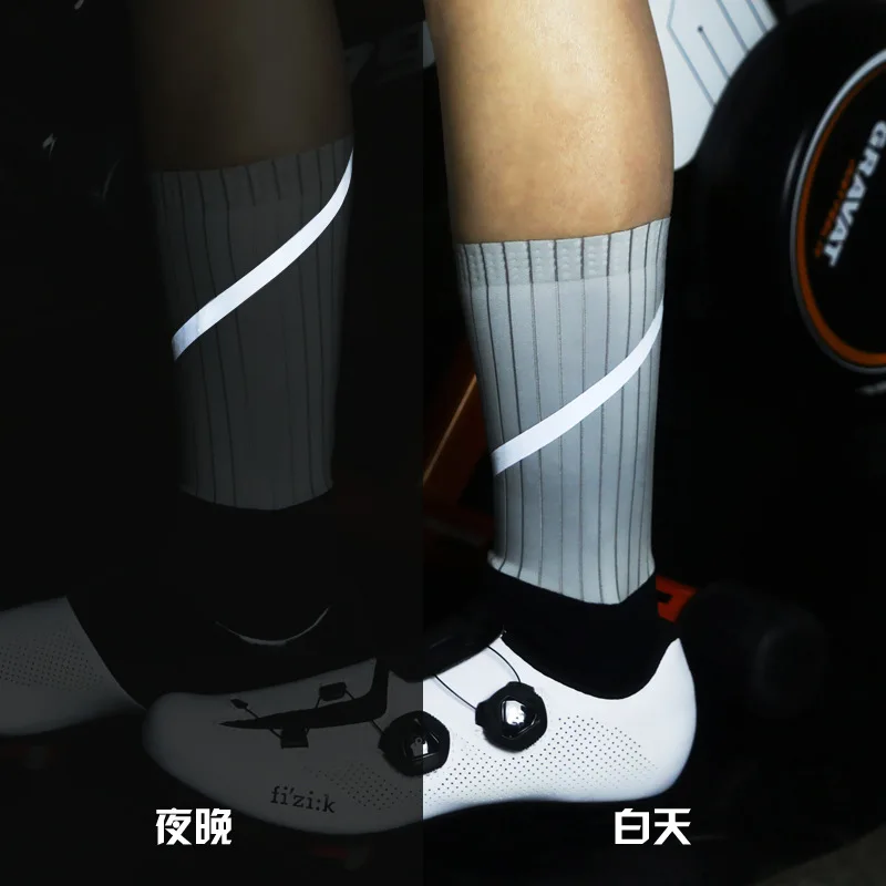 New Highly Reflective Cycling Socks Team Bike Sports Running Mid-Calf Length and Breathable 360 Degree Socks