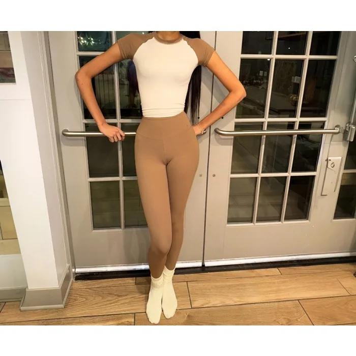 ผู้หญิง 2 ชิ้นชุดกางเกงสี Blocking Slim โยคะกางเกงขายาวเอวสูงฟิตเนสแขนสั้นชุดลําลองฤดูร้อน 2025