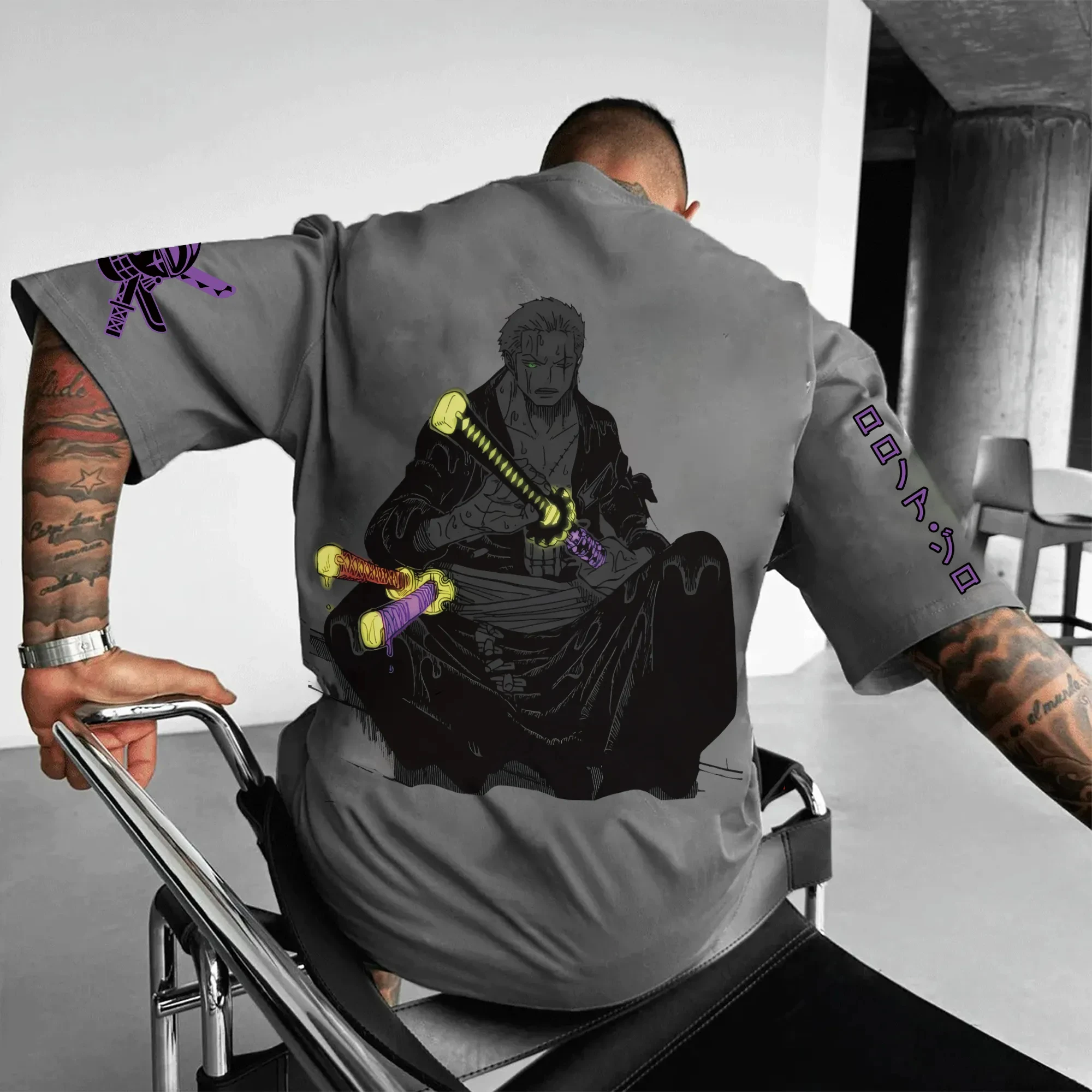 อย่างเป็นทางการ ONE PIECE Luffy กลับพิมพ์เสื้อยืดผู้ชายสีดํา Graphic Tee อะนิเมะผ้าฝ้าย Oversize Streetwear อะนิเมะคอสเพลย์