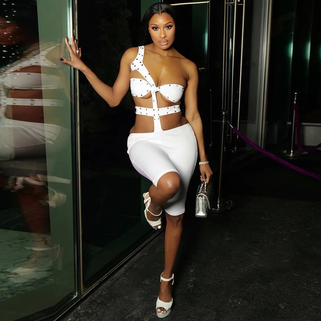 

Женский летний комбинезон-ромпер без рукавов с открытой спиной, с заклепками, сексуальный, на бретелях, с асимметричным подолом, облегающий, для клуба, для вечеринок