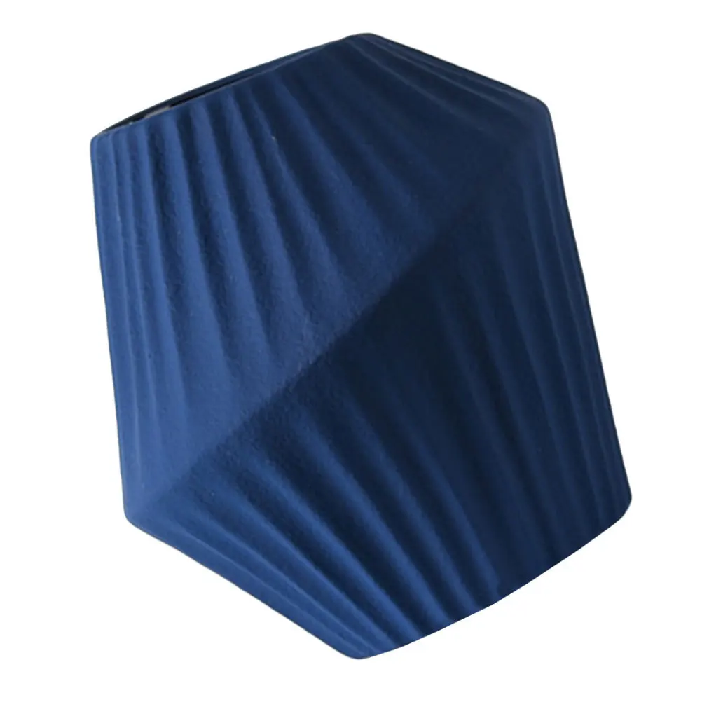 

1Pcs Premium Ceramics Vase Simple Style Flowerpot Decorative Container Suitable for Living Room Office Bedroom