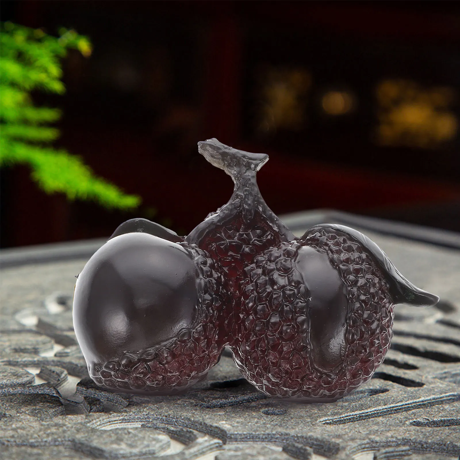 

1Pcs Dark Red Discolor Tea Pet Resin Litchi Ornament Temperature Sensitive Color Change Tea Accessory Great Gift Home