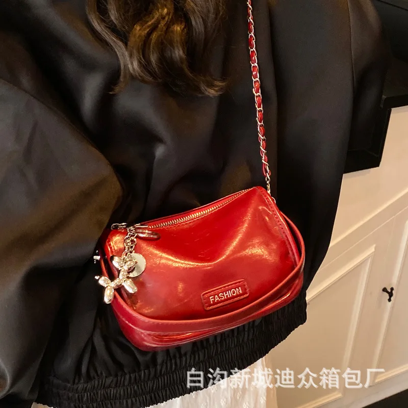 

Нишевая высококачественная женская ручная сумка, новинка 2025, модная текстурированная маленькая квадратная сумка, корейская пригородная сумка через плечо