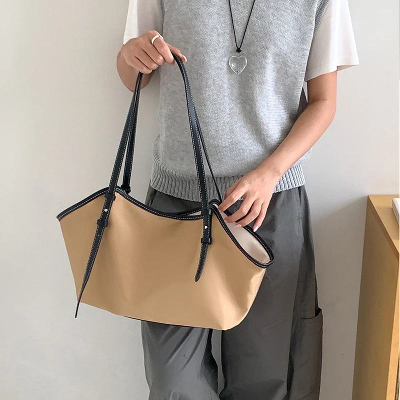 

Korean-style Fashion Handbag High-end Elegant Tote Bags Light Luxury Brand New Design Bag Large Capacity Versatile Shoulder Bags
