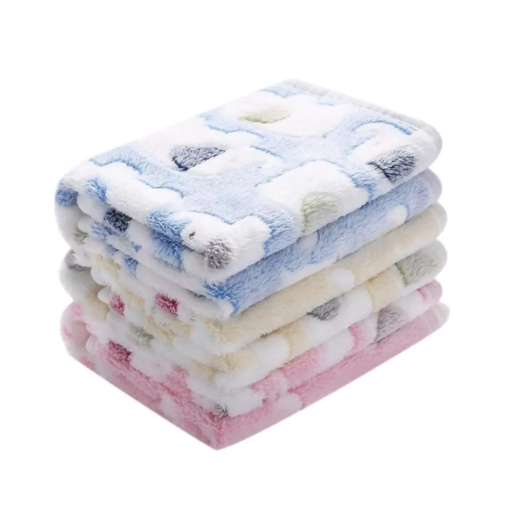 

Cute Soft Bone Pattern Plush Warm Dogs Winter Quilt Flannel Blanket Pet Blanket Fleece Blanket