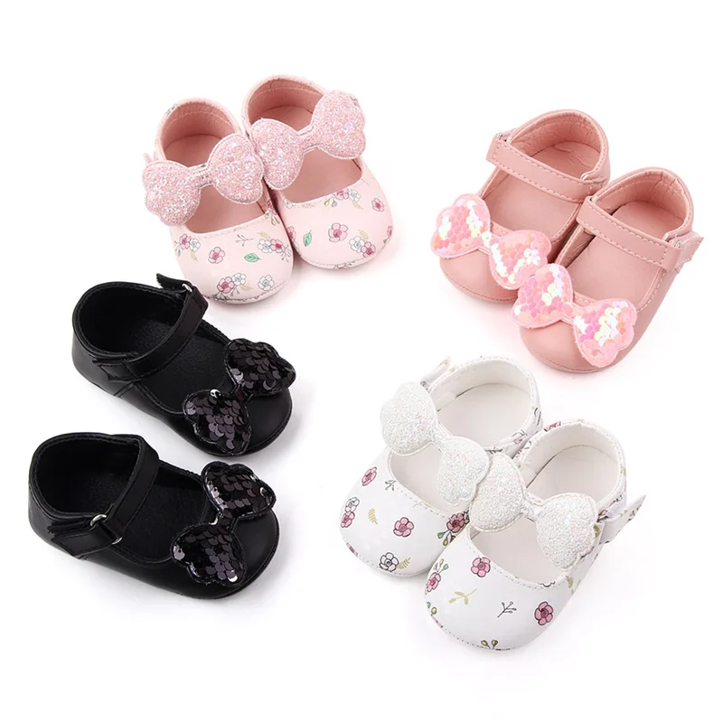 

Suefunskry Baby Girls Cute Flower Print/Sequins Bow Decor PU Leather Flats Shoes First Walkers Non-Slip Princess Shoes 0-18M