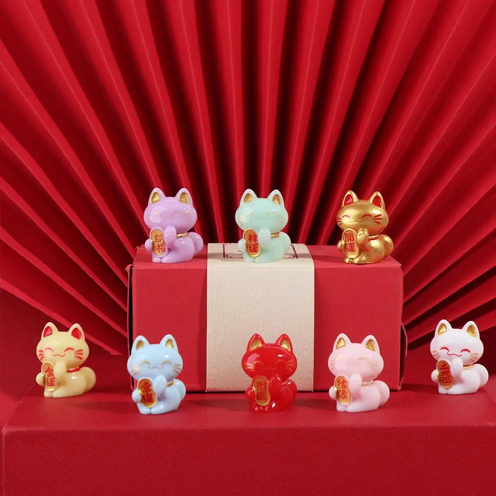 Home Decor Cartoon Lucky Cat Statue Creative Cute Lucky Cat Figurine Exquisite Animal Model Miniatures Cabinet Table Desk