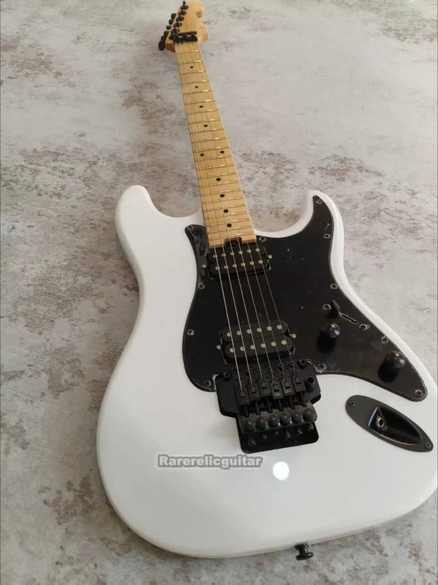 

High Quality 6-string White Electric Guitar,maple Neck,white Body,black Hardware, H-H Pickups