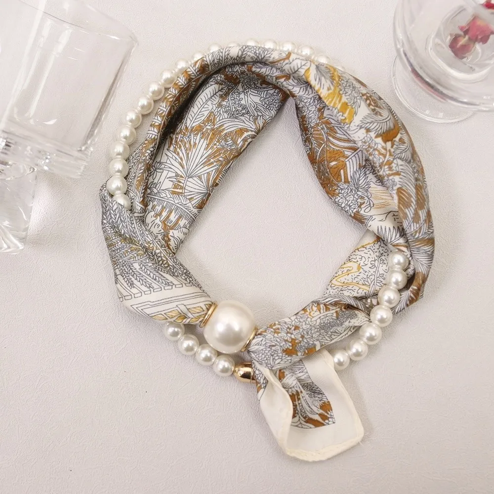 Multifunctional Magnetic Pearl Buckle Silk Bandana Floral Print Polyester Square Silk Scarf Portable Lightweight Neck Scarf