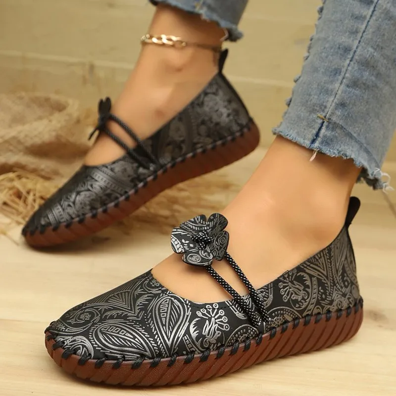 Moda 2026 Sneakers da donna Designer Mocassini ricamati di lusso Comode sneakers di marca Scarpe da donna poco profonde per le donne