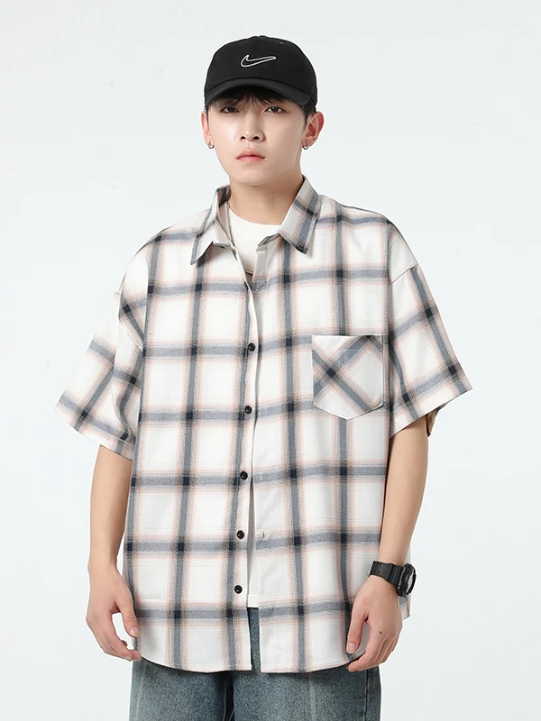 

Летняя мужская рубашка в клетку 2025 года, с коротким рукавом, модная, винтажная, молодежная, из дышащей смесовой ткани (полиэстер/хлопок)