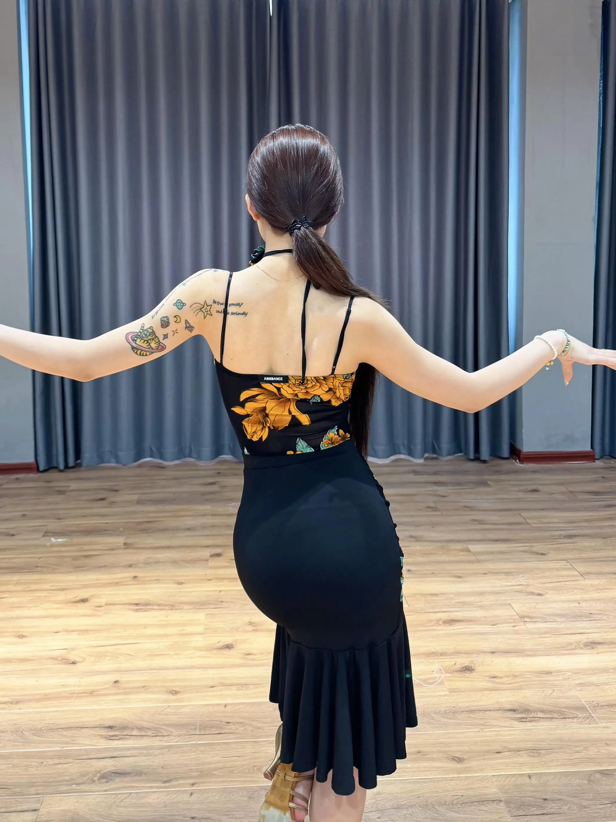 Vêtements de danse latine pour femmes adultes, body Sexy à bretelles, jupe irrégulière, robe de danse Rumba, vêtements de Performance pour Club Salsa, VBH1522