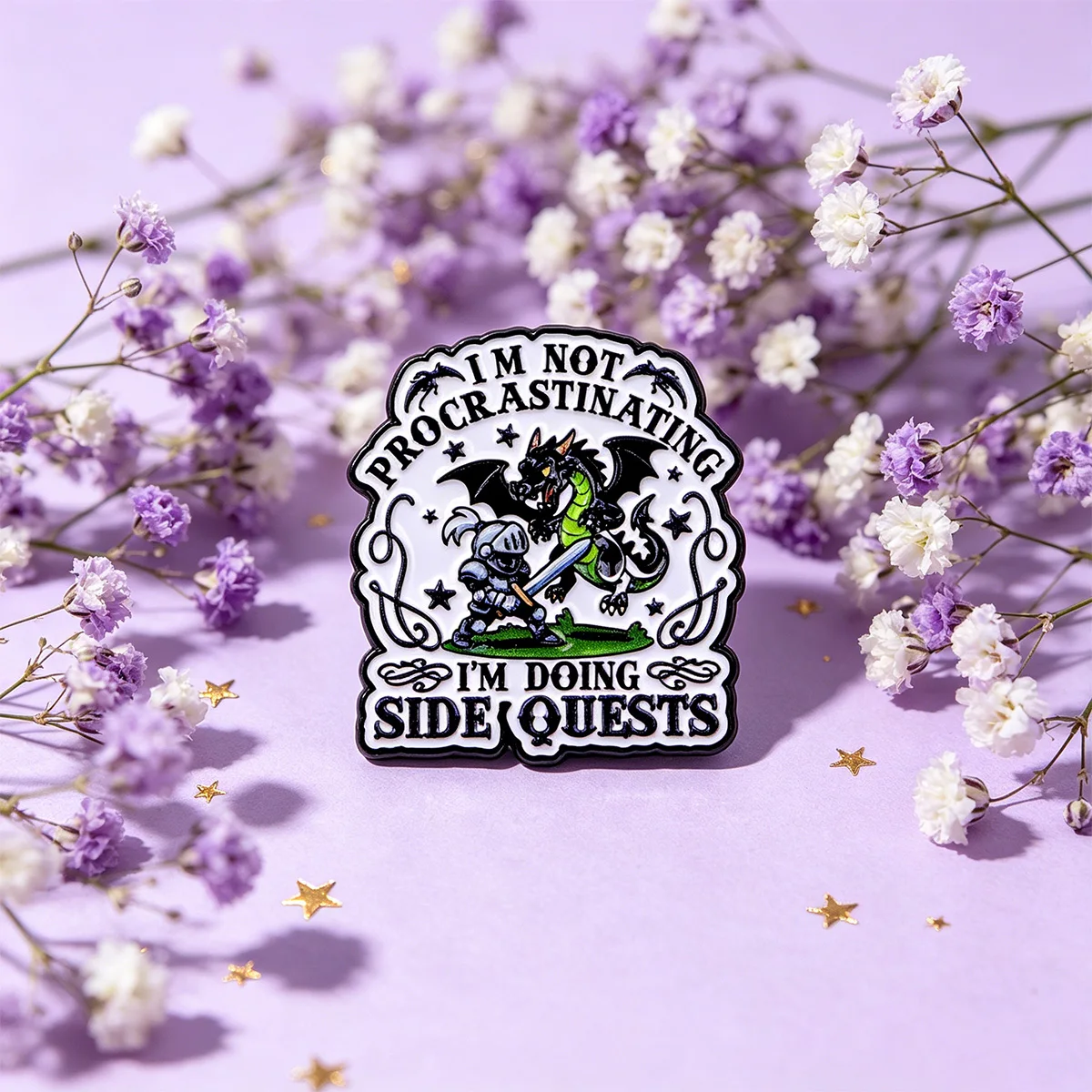 9 Stück Lustige Spiel-Zitat Emaille-Pins, Ritter vs. Drache Anstecknadel, Abzeichen "Ich zögere nicht, ich mache Nebenaufgaben", Geschenk-Pin – Detail 5