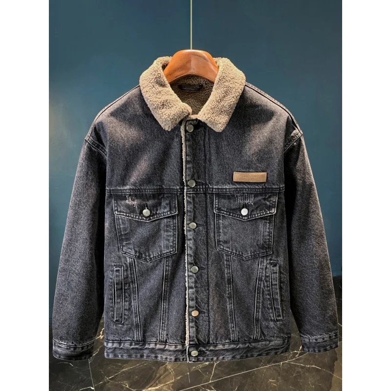 Cold resistant and flannel denim jacket for men's fashion in winter 2025, thickened, warm, casual and wear-resistant denim jacke