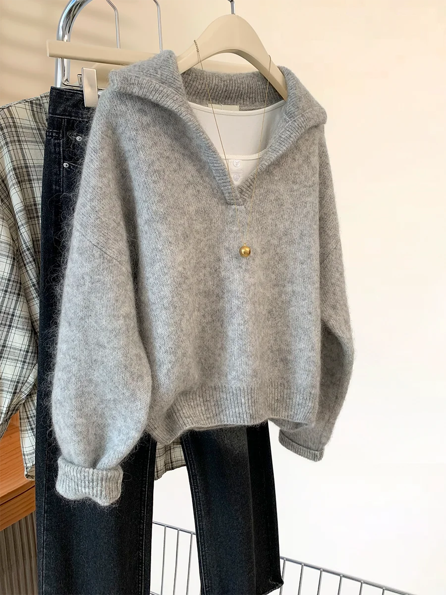 بلوفر رمادي محبوك برقبة على شكل حرف V للنساء، منتج جديد لخريف وشتاء 2025، بلوزة فضفاضة وبسيطة مع ياقة قلابة