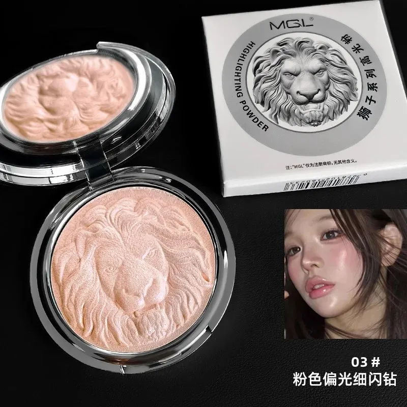 لوحة هايلايتر 3 في 1 من Lion Ginger: مسحوق لامع ناعم لظلال الأنف/عظم الحواجب/العين، محيط الوجه ولون تفتيح: 03