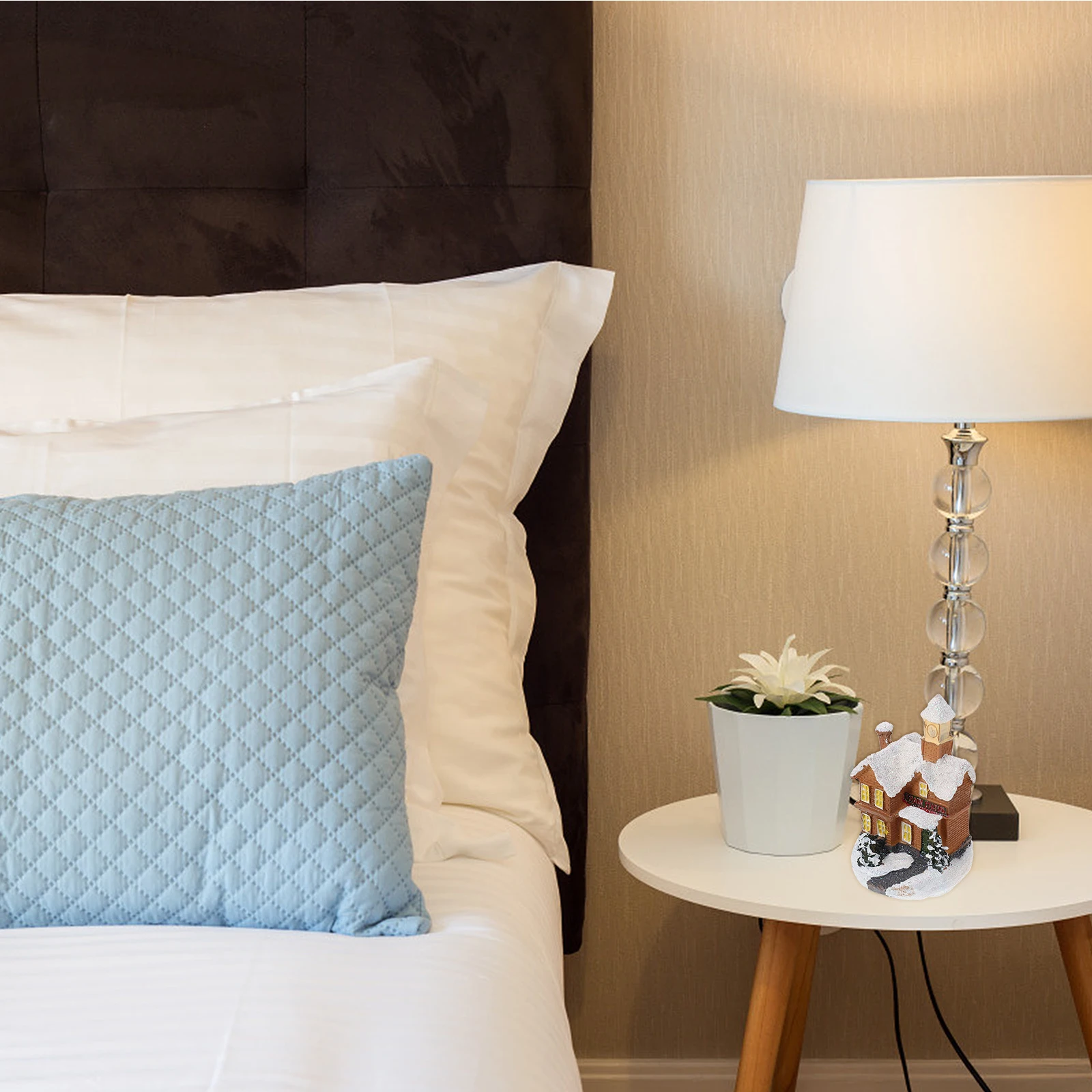 

2Pcs Christmas Resin Shaped Decor Fashion Mini Ornament for Bookshelf Entryway Yard Party Festival Gift Xmas Desktop